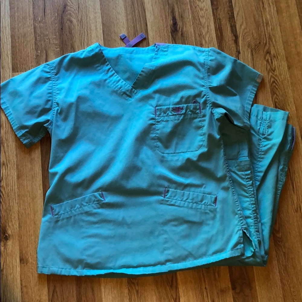 Aqua scrubs